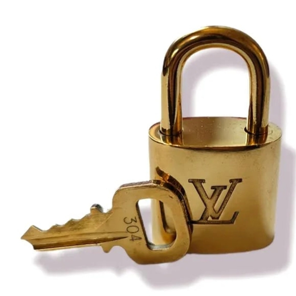 Louis Vuitton Gold Padlock and Key Set No. 304 Perfect Condition Noramal Wear
